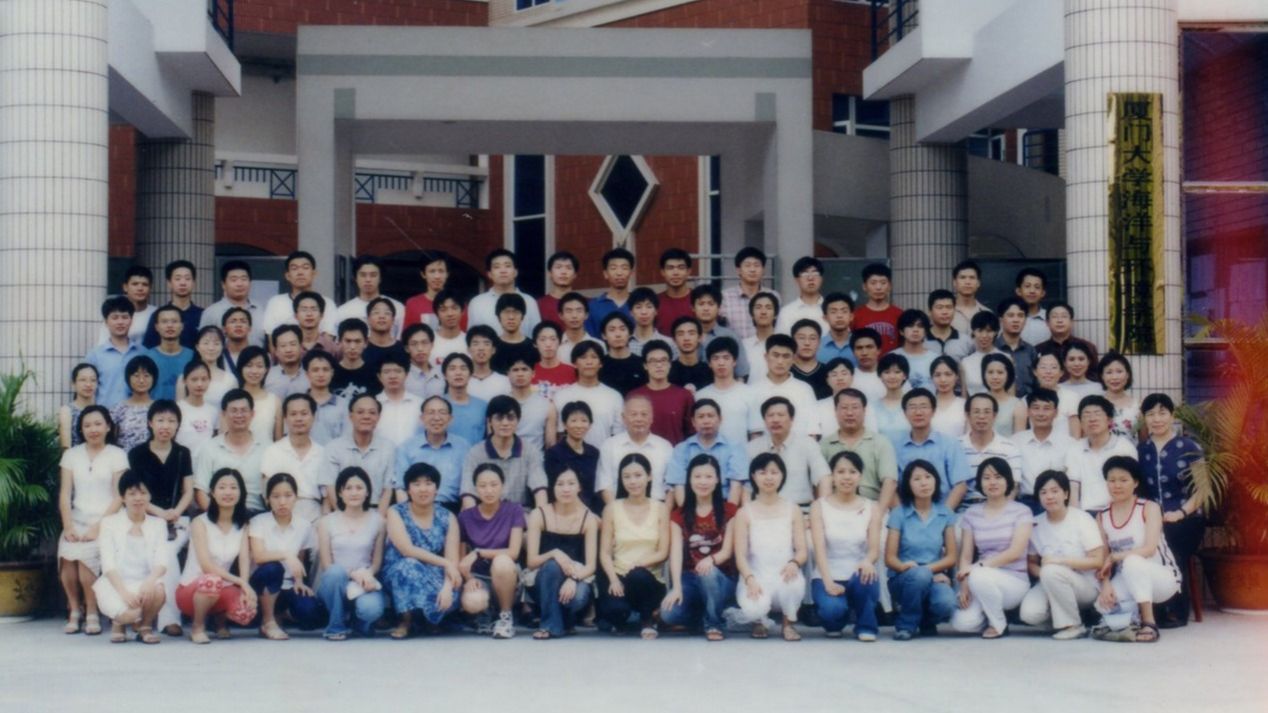 2002屆海洋與環境學院畢業合影
